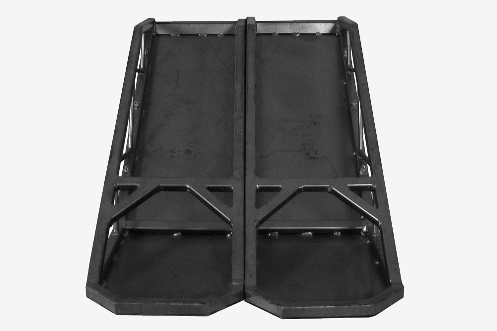 fish house skis 2