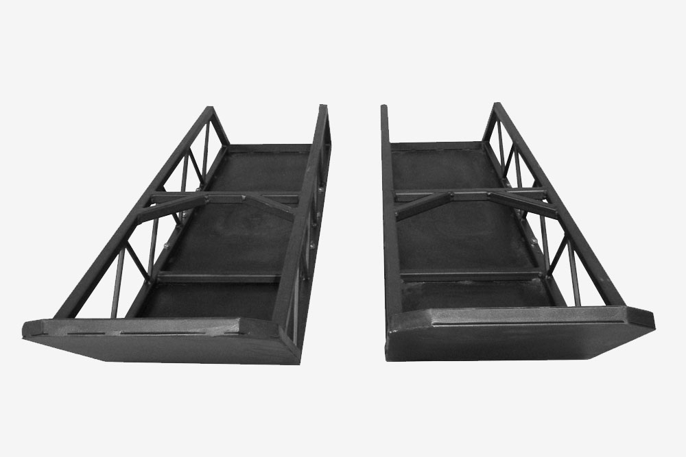 fish house skis 2